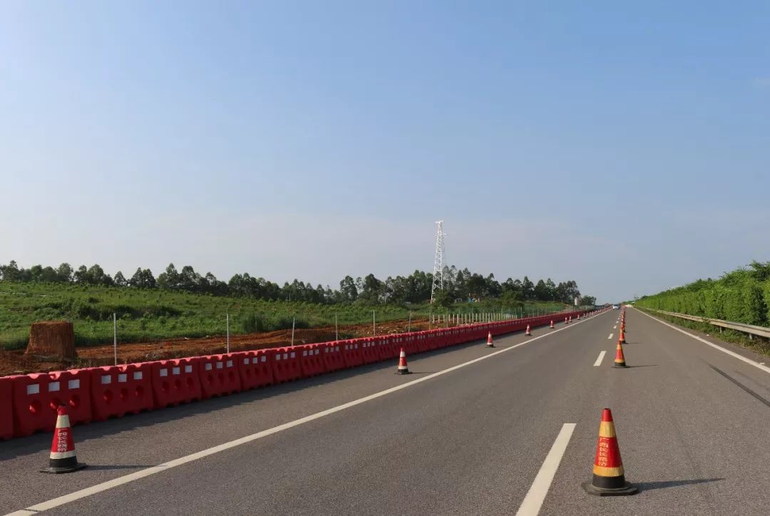 京台高速公路滕州段改扩建项目主线部分路基填方完成98.08%